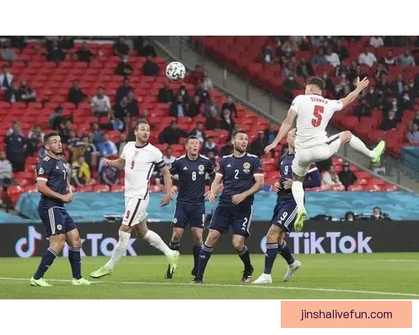 解析拜仁慕尼黑为何持续偏爱引进英格兰球员背后的战略与商业考量 解析拜仁慕尼黑为何持续偏爱引进英格兰球员背后的战略与商业考量